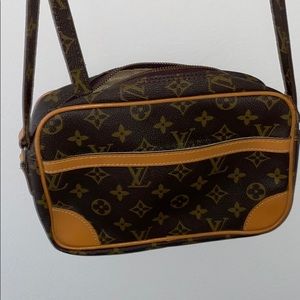 Louis Vuitton purse